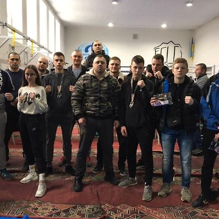 Hostel -Hotel Granat Rivne City 外观 照片
