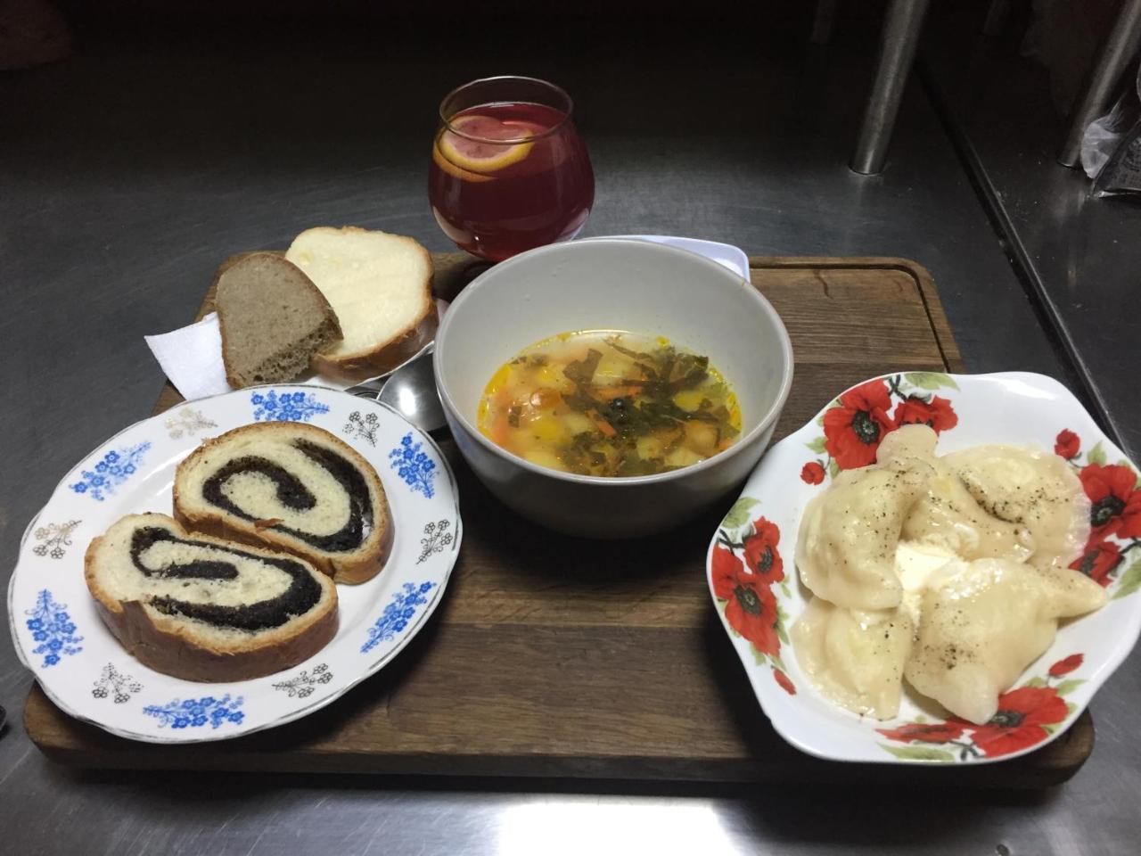 Hostel -Hotel Granat Rivne City 外观 照片